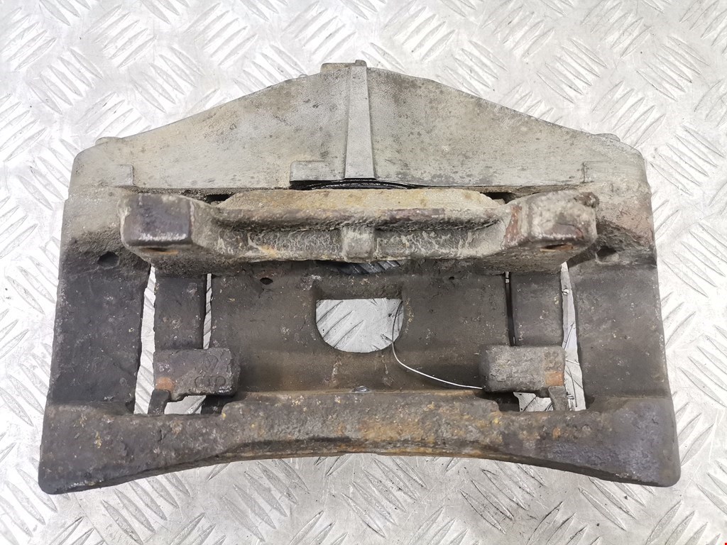 Суппорт передний правый AUDI A6 C6 2004-2010