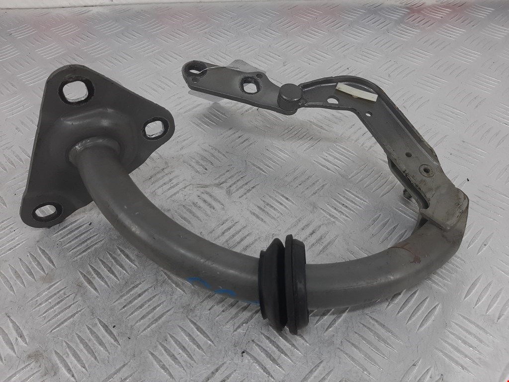 Петля крышки (двери) багажника BMW 7-Series (E65/E66) (2001-2008)