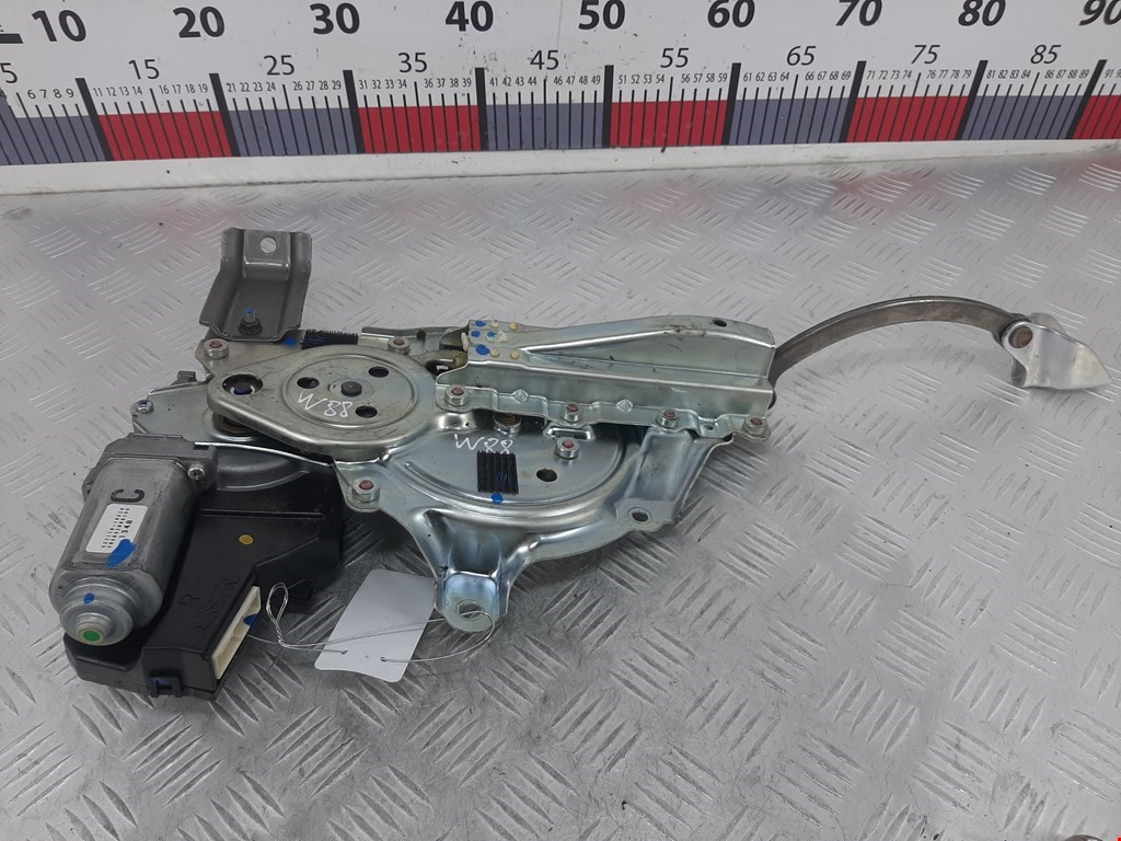 Механизм подъема крышки багажника Lexus RX 3 (AL10) (2008-2015)