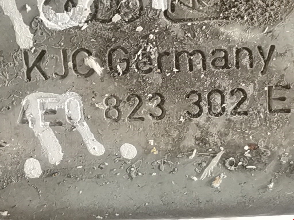 Петля капота левая/правая AUDI A8 D3 2003-2010