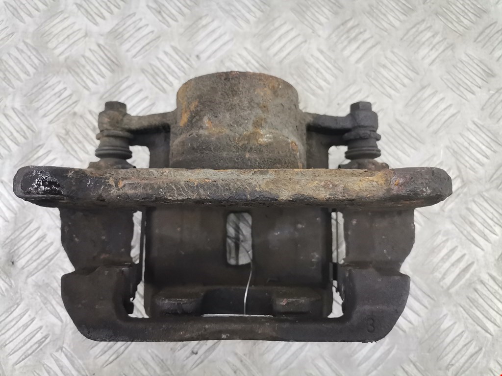 Суппорт передний правый LEXUS RX 300\330\350\400H 2003-2009