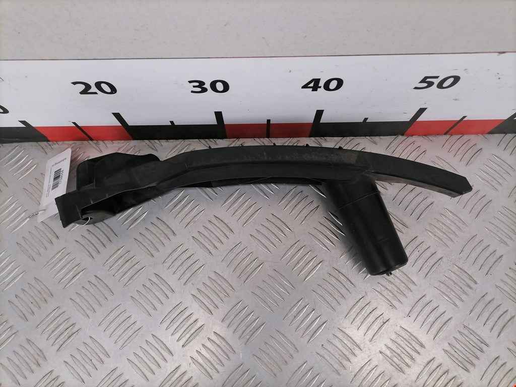 Кронштейн переднего бампера правый VOLKSWAGEN Golf V 2003-2009