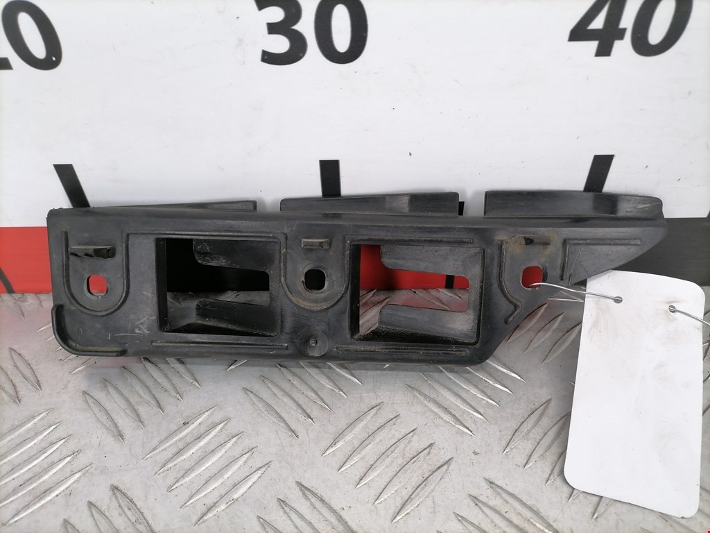 Кронштейн переднего бампера правый VOLKSWAGEN Golf V 2003-2009