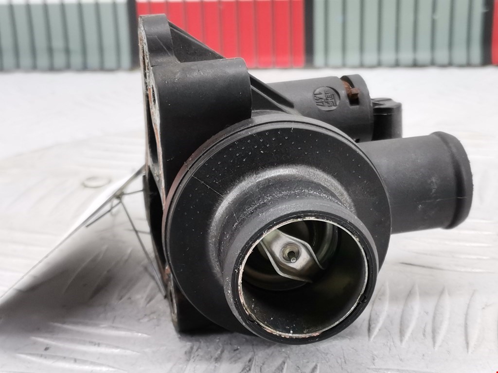 Корпус термостата MERCEDES-BENZ Vaneo 2001-2005