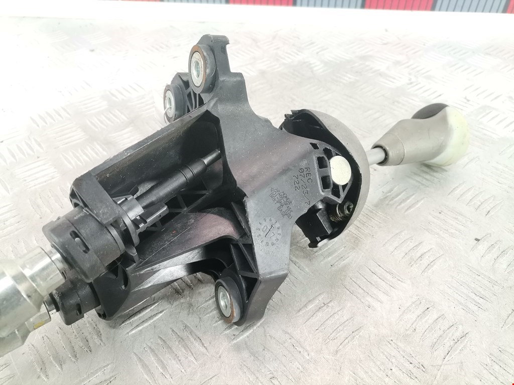 Кулиса (селектор) АКПП/МКПП в салоне HONDA Civic 4D 2006-2016