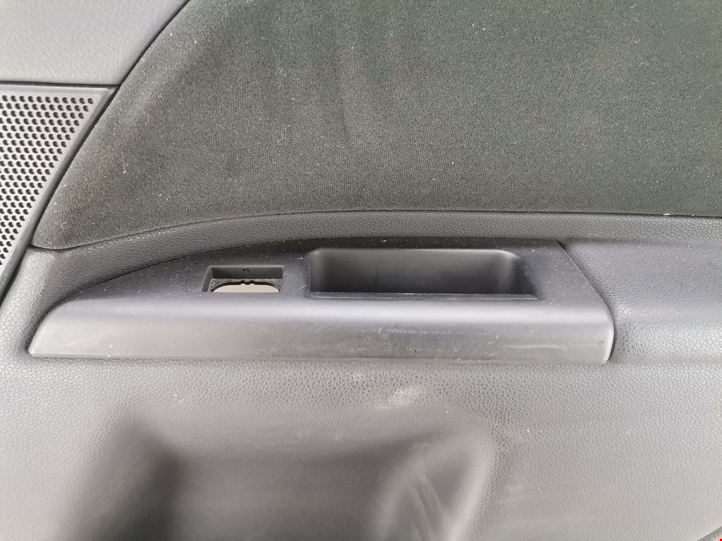 Обшивка двери задняя правая FORD Mondeo III 2000-2007