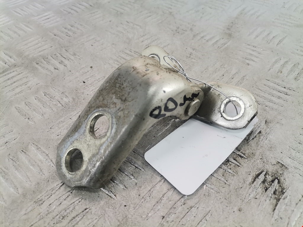 Петля двери задней правой Toyota Rav4 2 (2000-2005)