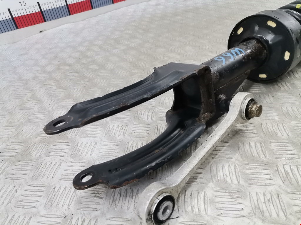 Амортизатор передний правый VOLKSWAGEN Touareg 2010-2018