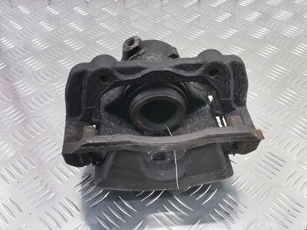 Суппорт передний правый MERCEDES-BENZ C-Class C-klasse W204 2007-2015