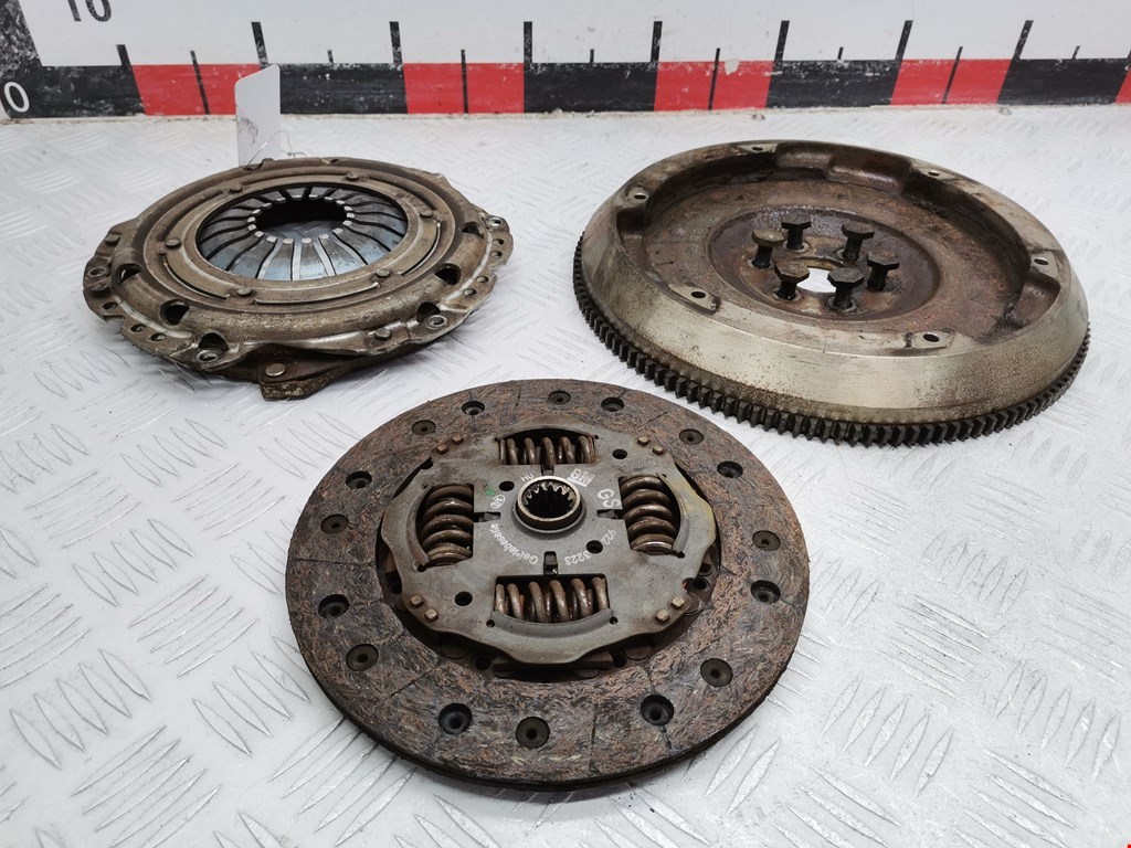 Маховик (демпфер сцепления) OPEL Meriva A 2003-2010