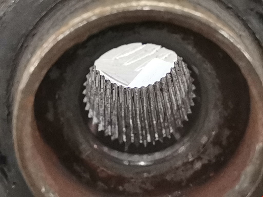 Ступица передняя левая VOLVO V60 2010-2018