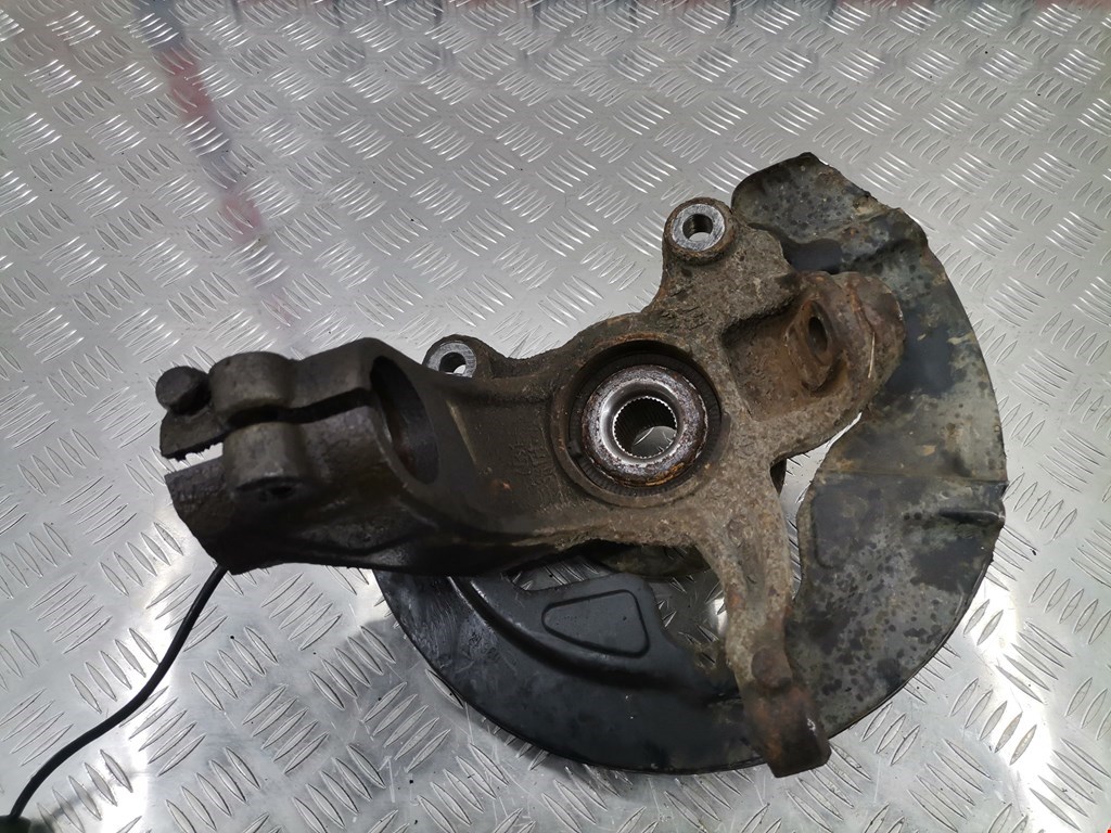 Ступица передняя левая VOLVO V60 2010-2018