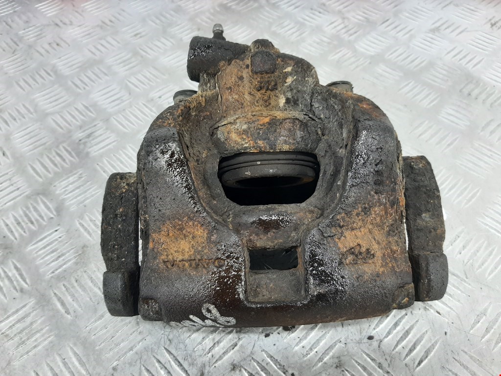 Суппорт передний правый VOLVO V60 2010-2018