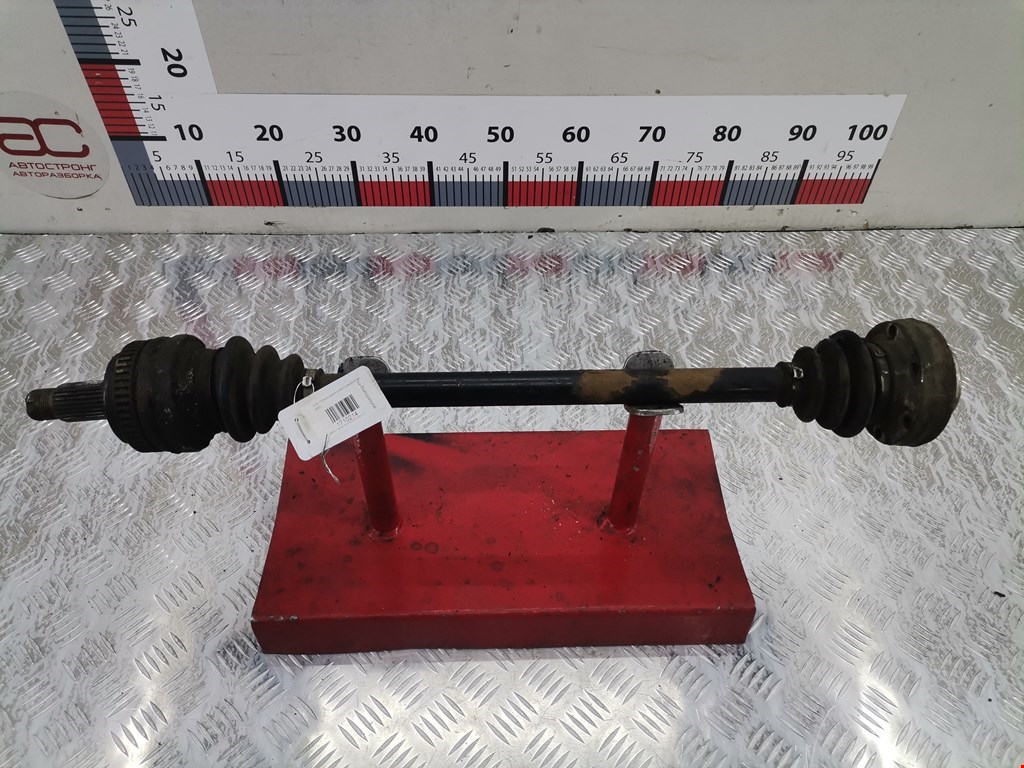 Полуось задняя правая (приводной вал шрус) BMW 1-Series (E81/E82/E87/E88) (2004-2014)