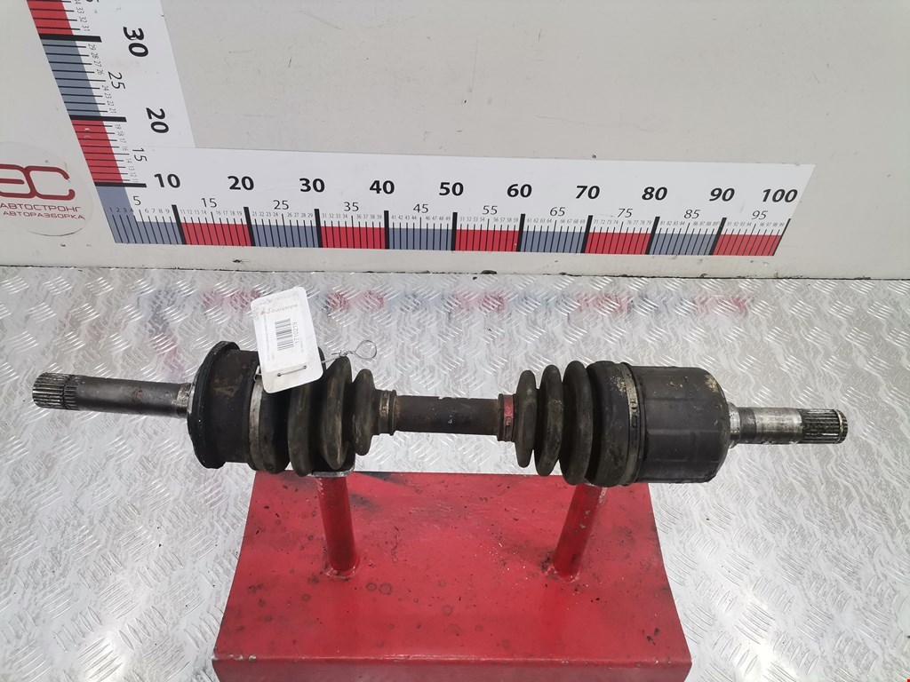 Полуось (привод, приводной вал) передняя правая KIA Retona 1998-2003