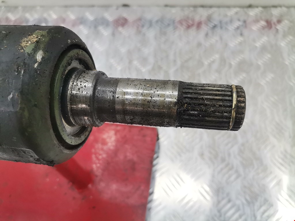 Полуось (привод, приводной вал) передняя правая KIA Retona 1998-2003