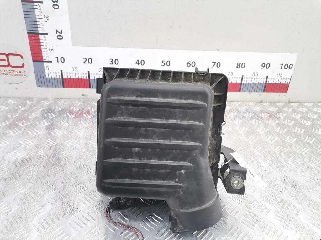 Корпус воздушного фильтра CHRYSLER 300 C 2004-2010