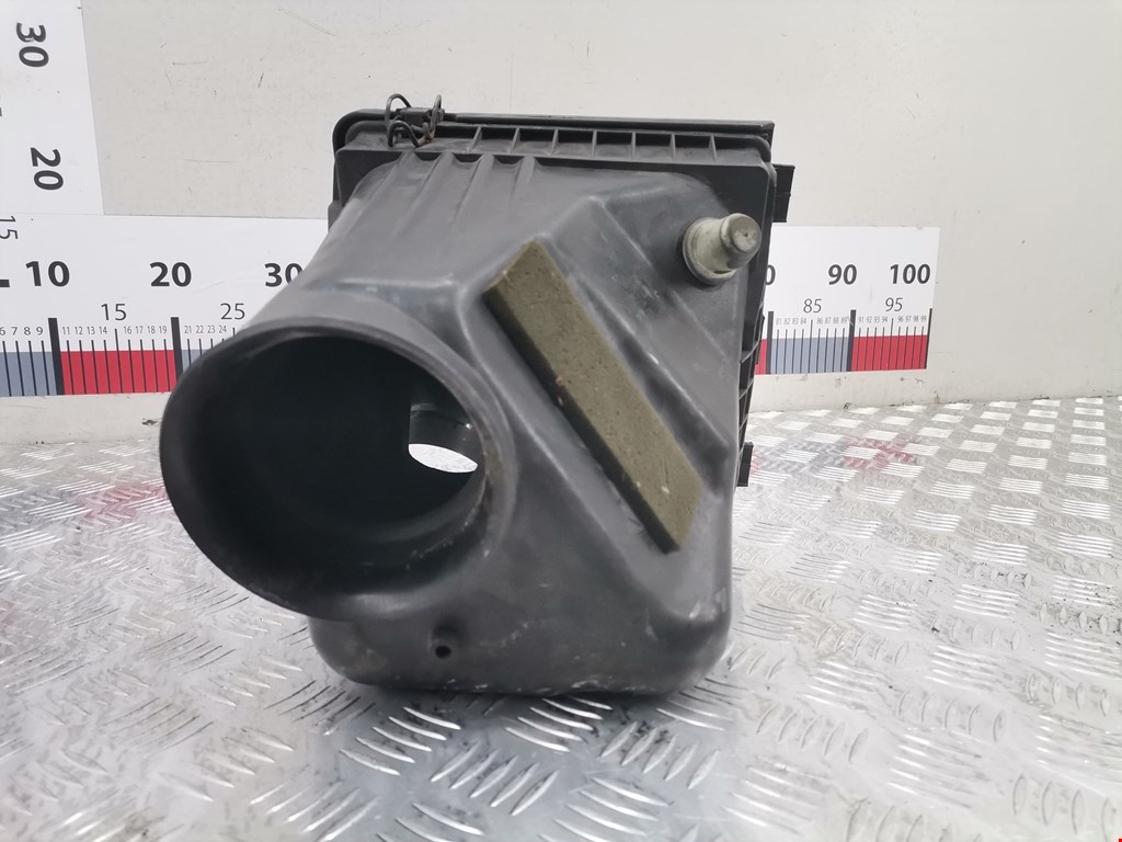 Корпус воздушного фильтра CHRYSLER 300 C 2004-2010