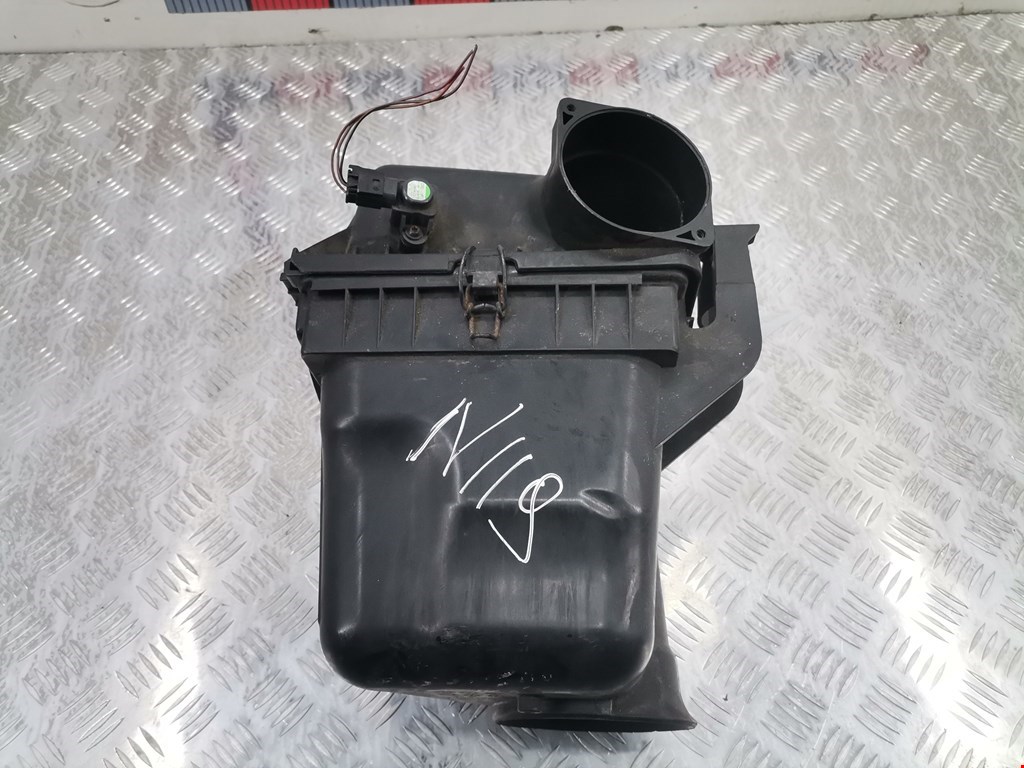 Корпус воздушного фильтра CHRYSLER 300 C 2004-2010