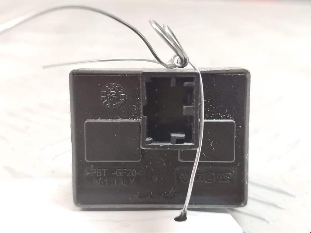 Блок управления стеклоподъемниками SEAT Ibiza 2002-2008