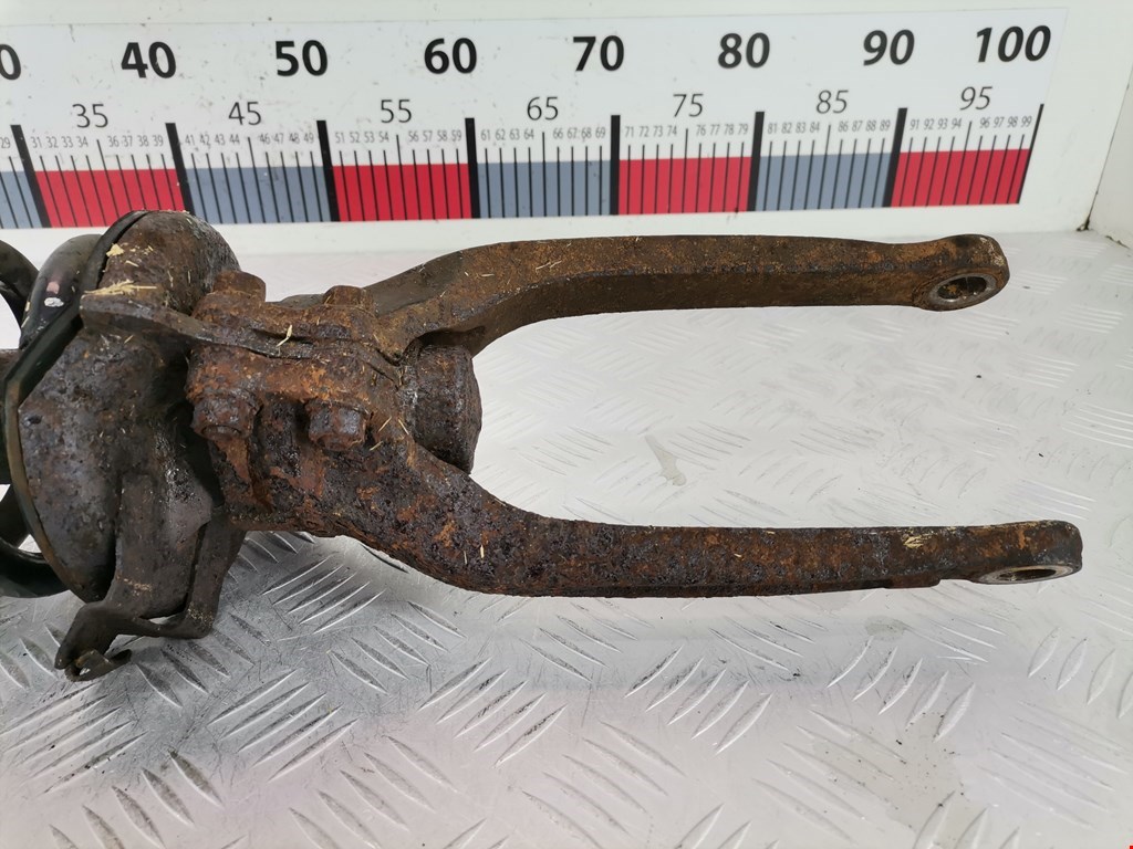 Амортизатор передний правый KIA Retona 1998-2003