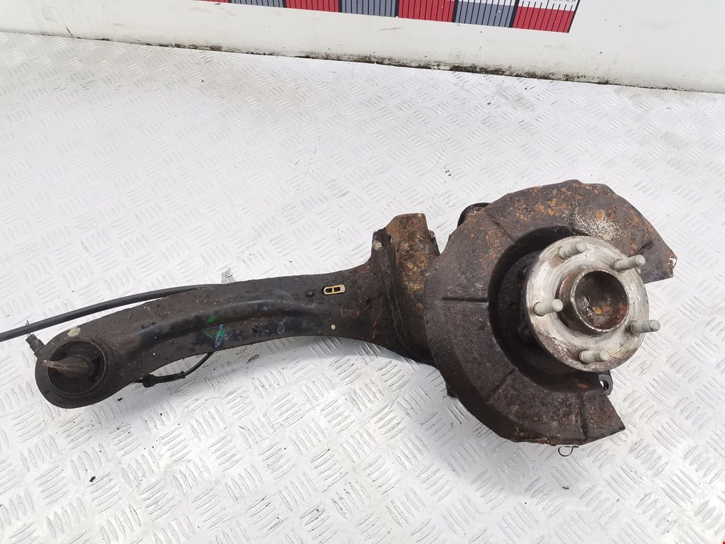 Ступица передняя правая FORD Focus II 2005-2011