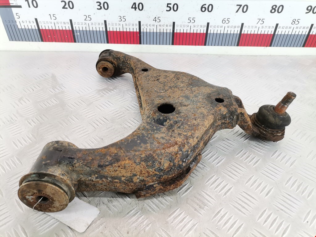 Рычаг передний левый TOYOTA Hilux VII AN10 AN 20 AN30 2005-2015