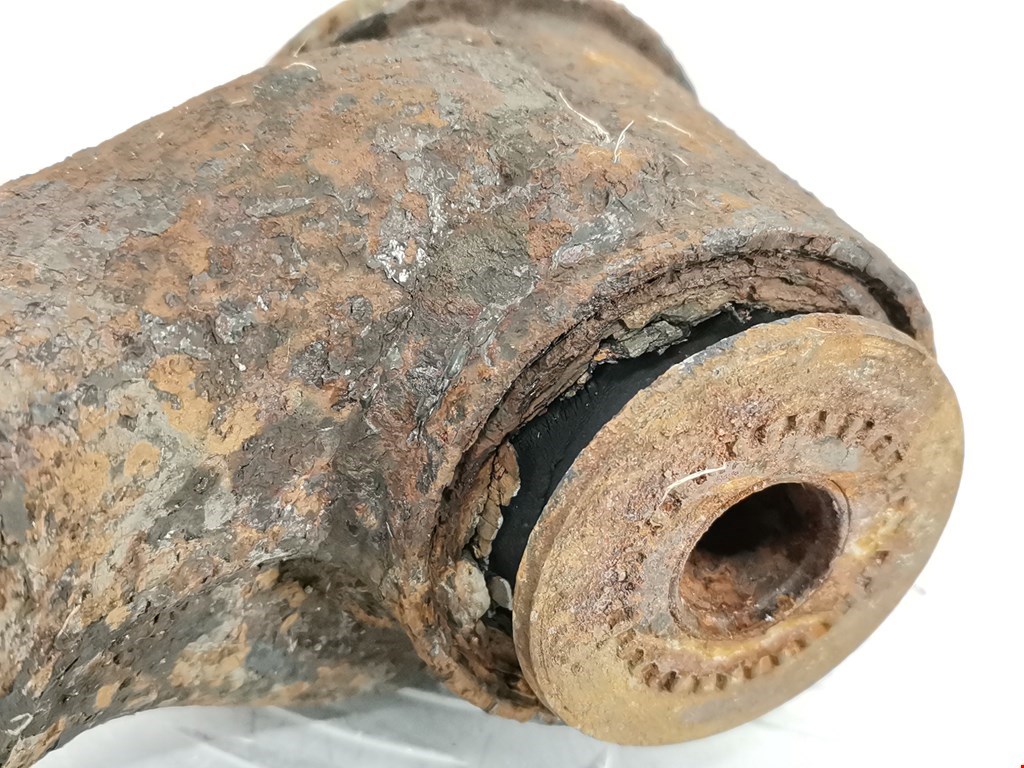 Рычаг передний левый TOYOTA Hilux VII AN10 AN 20 AN30 2005-2015