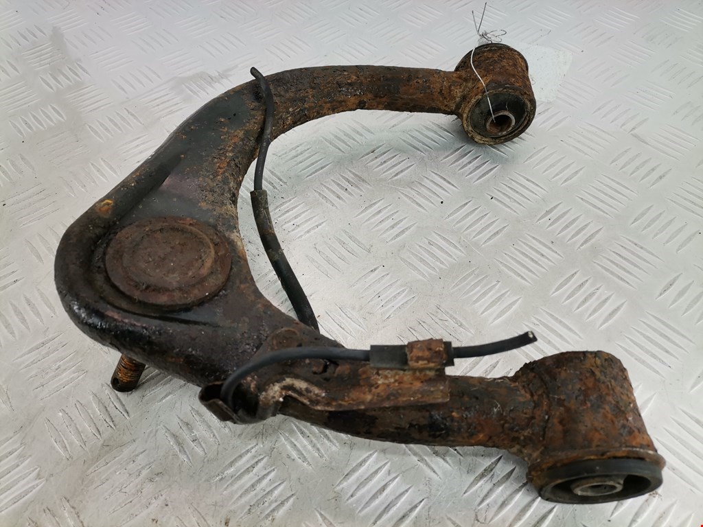 Рычаг передний левый TOYOTA Hilux VII AN10 AN 20 AN30 2005-2015