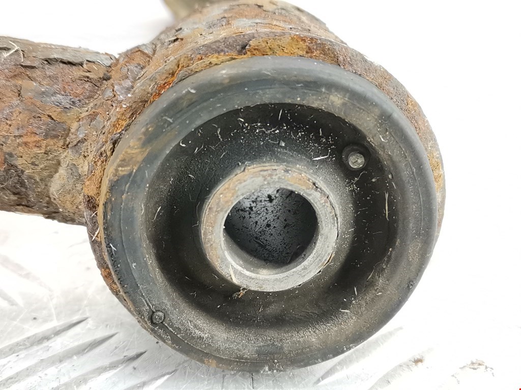 Рычаг передний левый TOYOTA Hilux VII AN10 AN 20 AN30 2005-2015