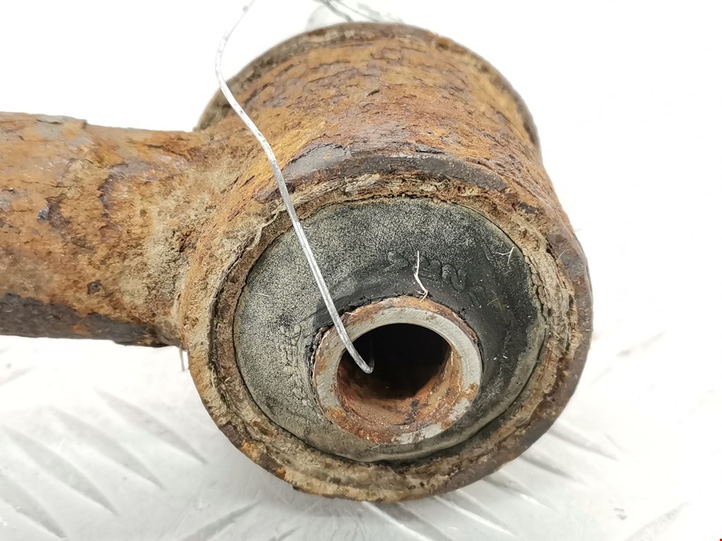 Рычаг передний левый TOYOTA Hilux VII AN10 AN 20 AN30 2005-2015