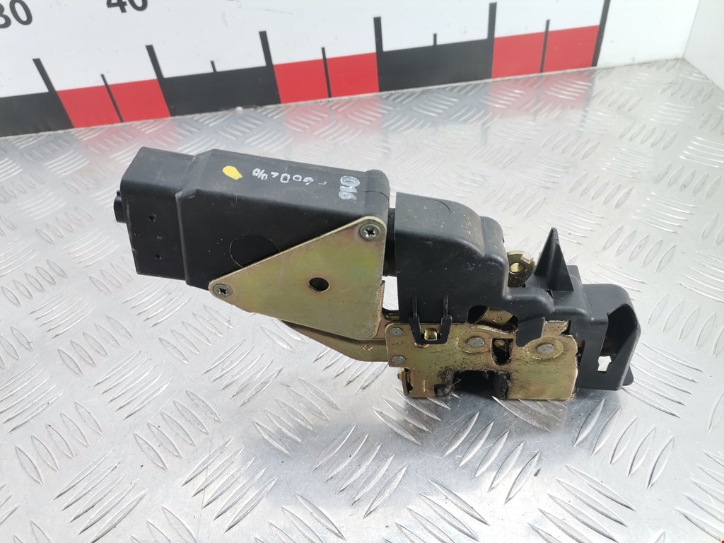 Замок двери передней правой MITSUBISHI Space Star 1999-2006