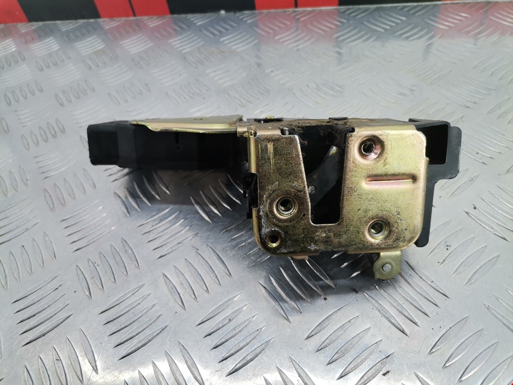 Замок двери передней правой MITSUBISHI Space Star 1999-2006