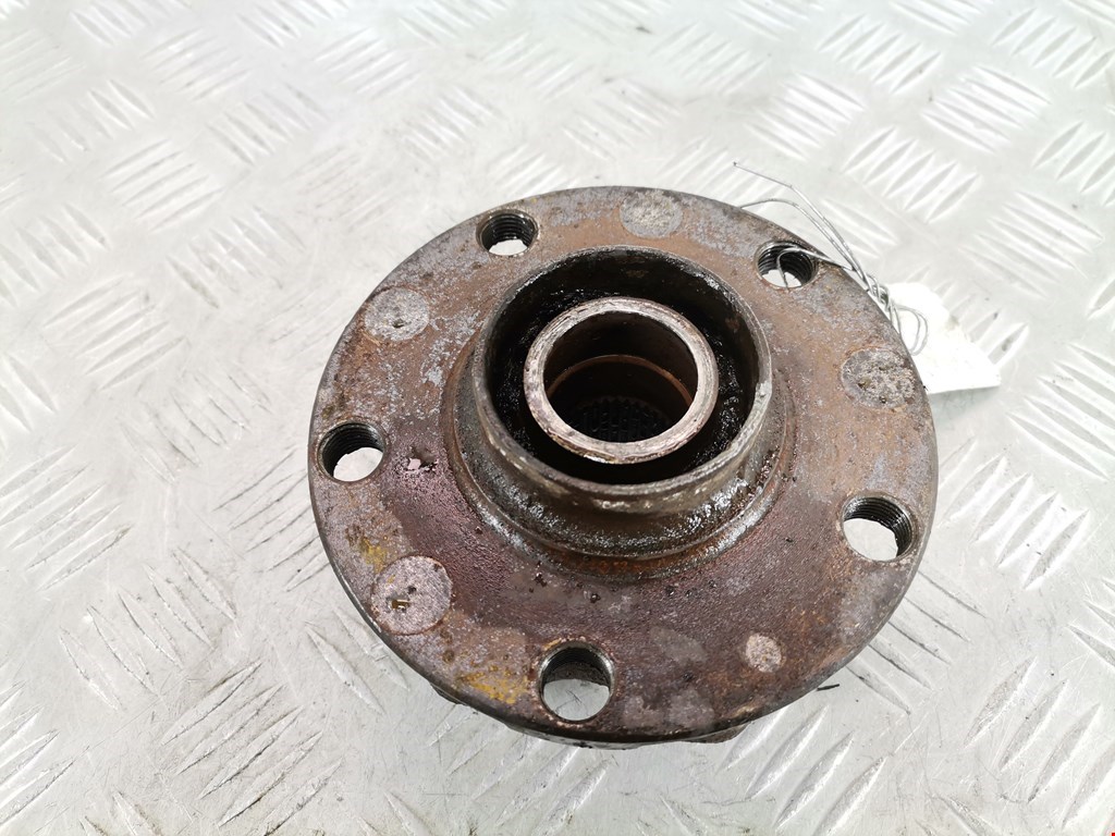 Ступица (кулак цапфа) передняя правая Audi A4 B6 (2000-2006)