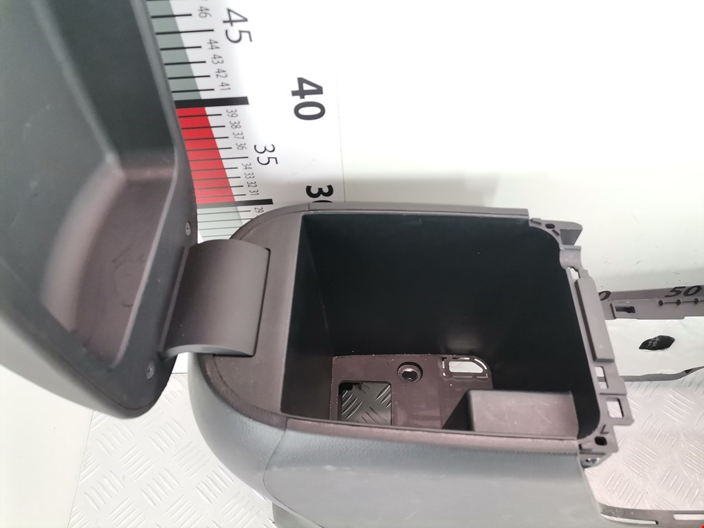 Подлокотник в салон KIA Sportage III 2010-2015