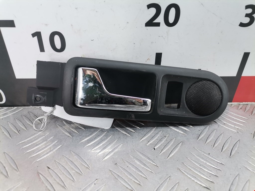 Ручка дверная задняя внутренняя левая VOLKSWAGEN Passat B5 1997-2005