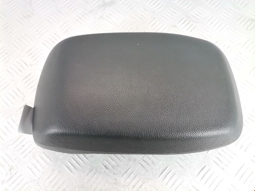 Подлокотник в салон HYUNDAI i30 2012-2017