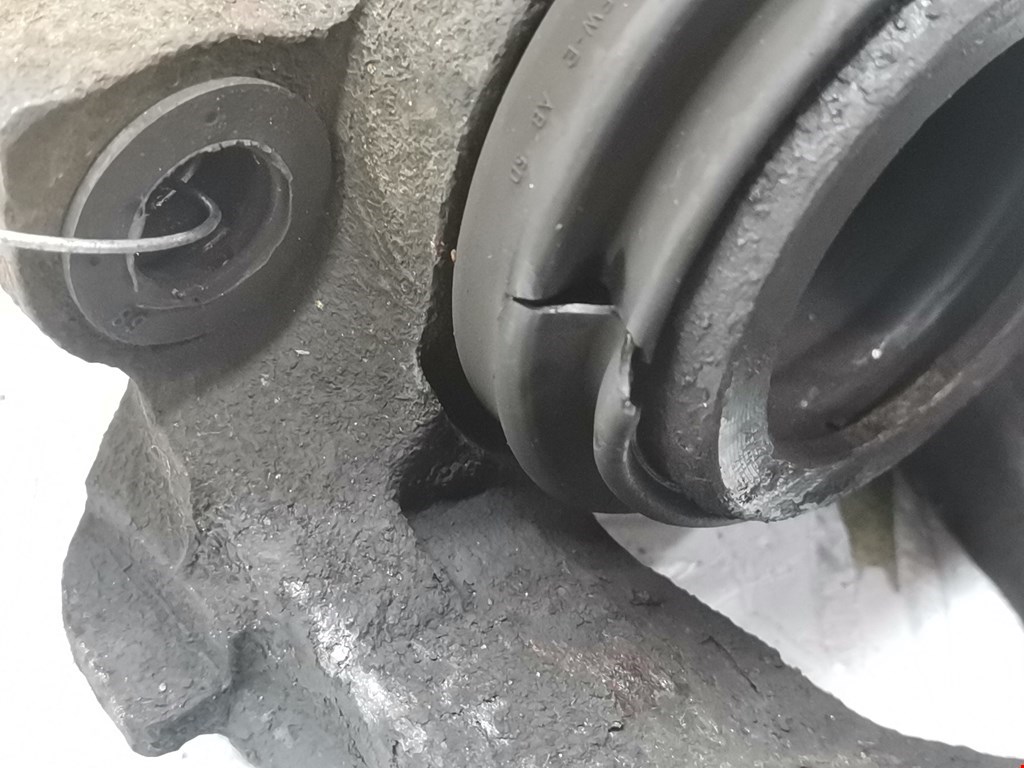 Суппорт передний правый SEAT Ibiza 2002-2008