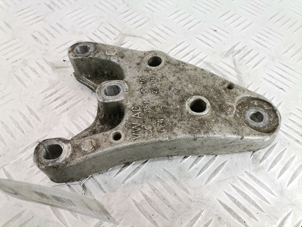 Кронштейн (крепление лапа) двигателя Volkswagen Polo 4 (2001-2009)