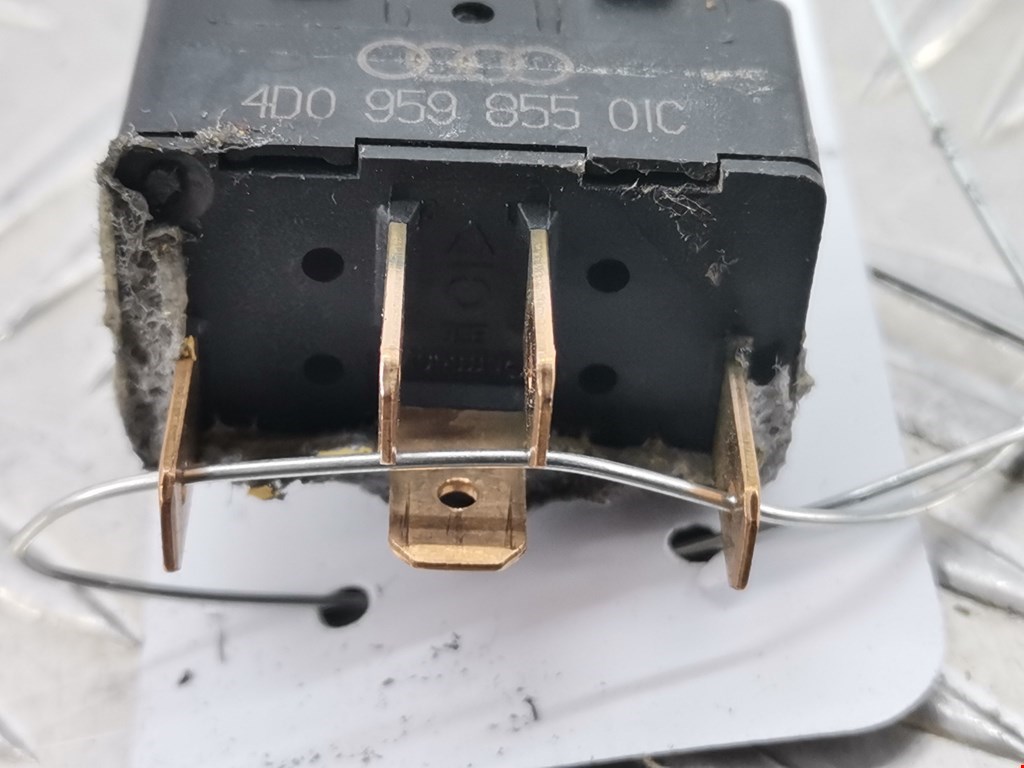 Кнопка стеклоподъемника AUDI A4 B5 1995-2001