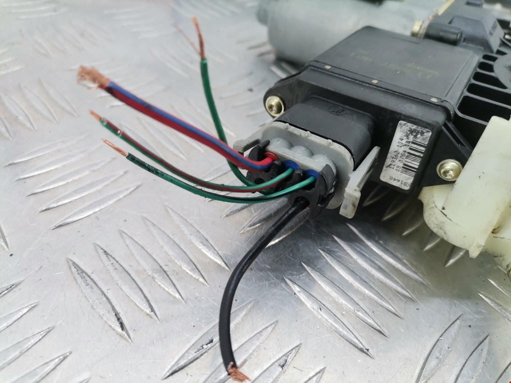 Стеклоподъемник передний правый MITSUBISHI Carisma 1995-1999