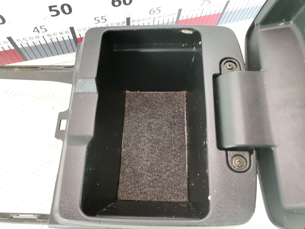 Подлокотник в салон SUZUKI Grand Vitara 2005-2015