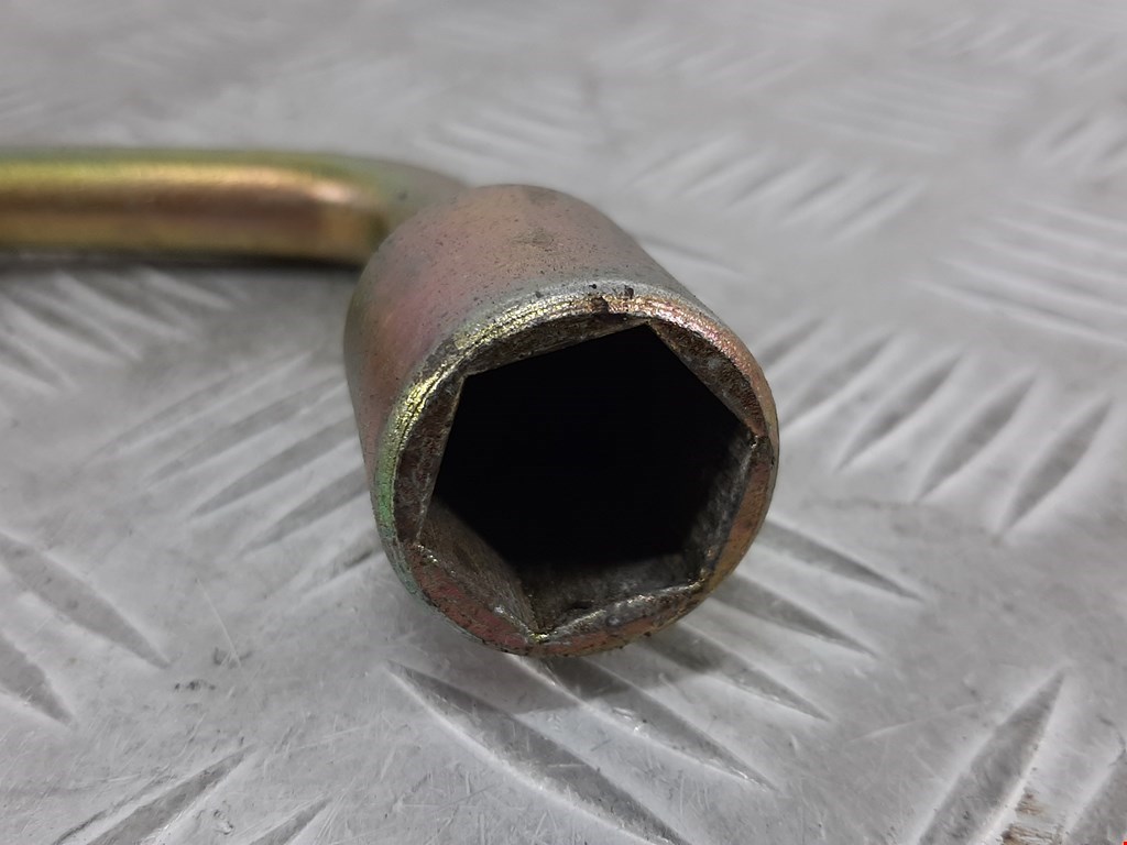 Ключ балонный MITSUBISHI Carisma 1995-1999