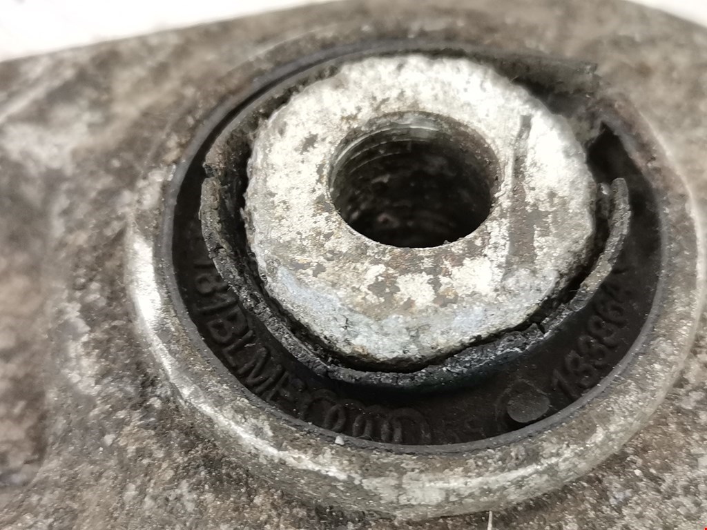 Рычаг передний левый AUDI A4 B8 2007-2015