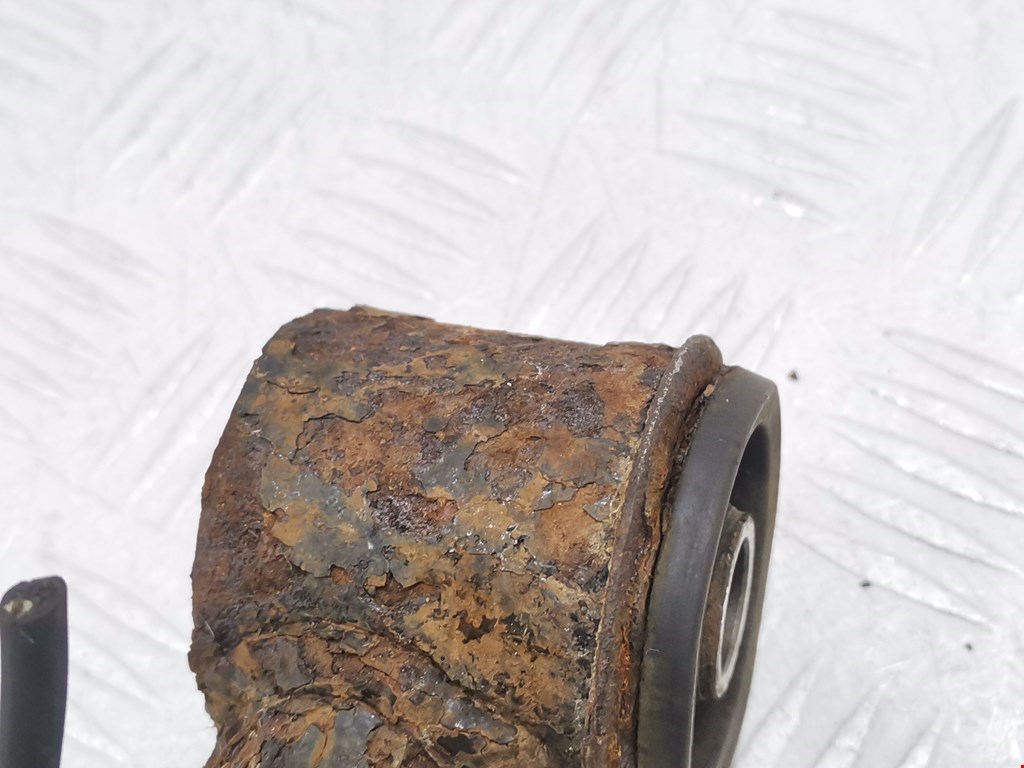 Рычаг передний левый TOYOTA Hilux VII AN10 AN 20 AN30 2005-2015