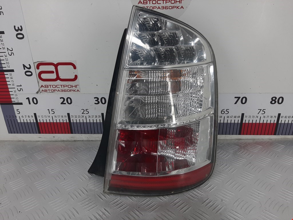 Фонарь задний правый Toyota Prius 2 (XW20) (2003-2009)
