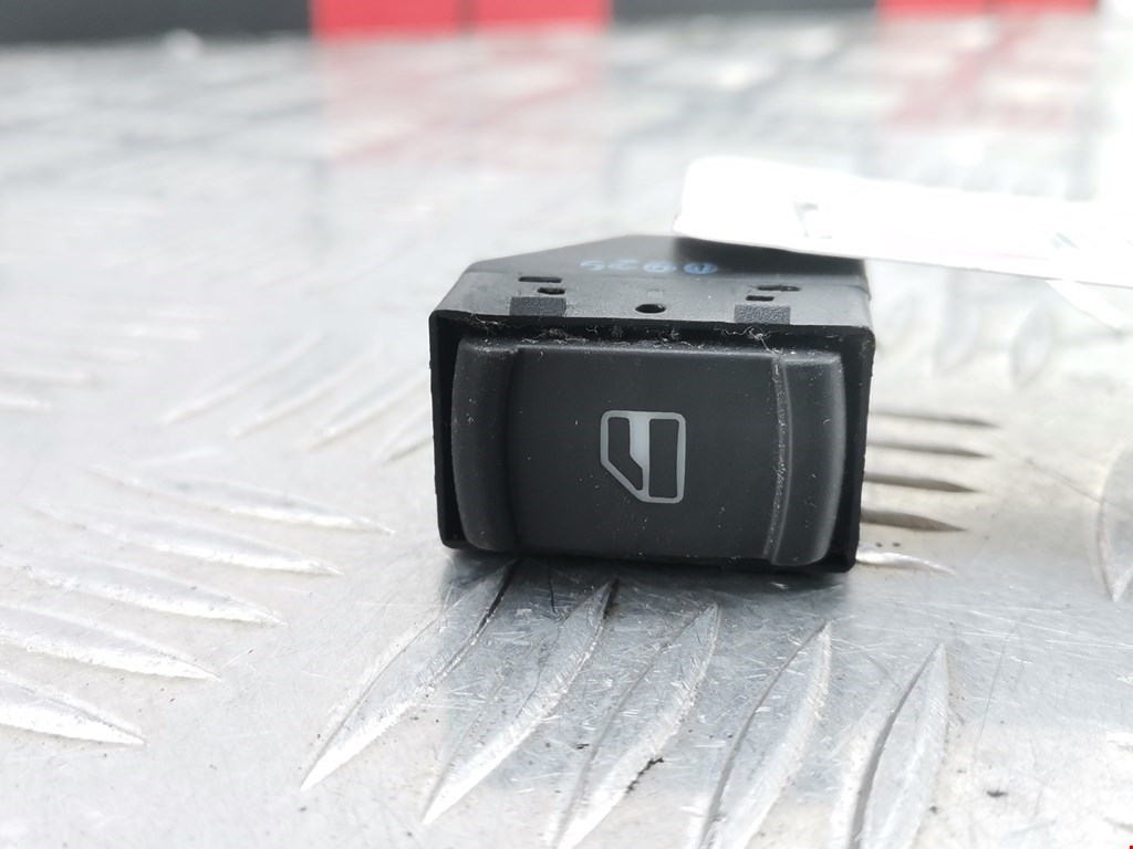 Кнопка стеклоподъемника VOLKSWAGEN Passat B5 1997-2005