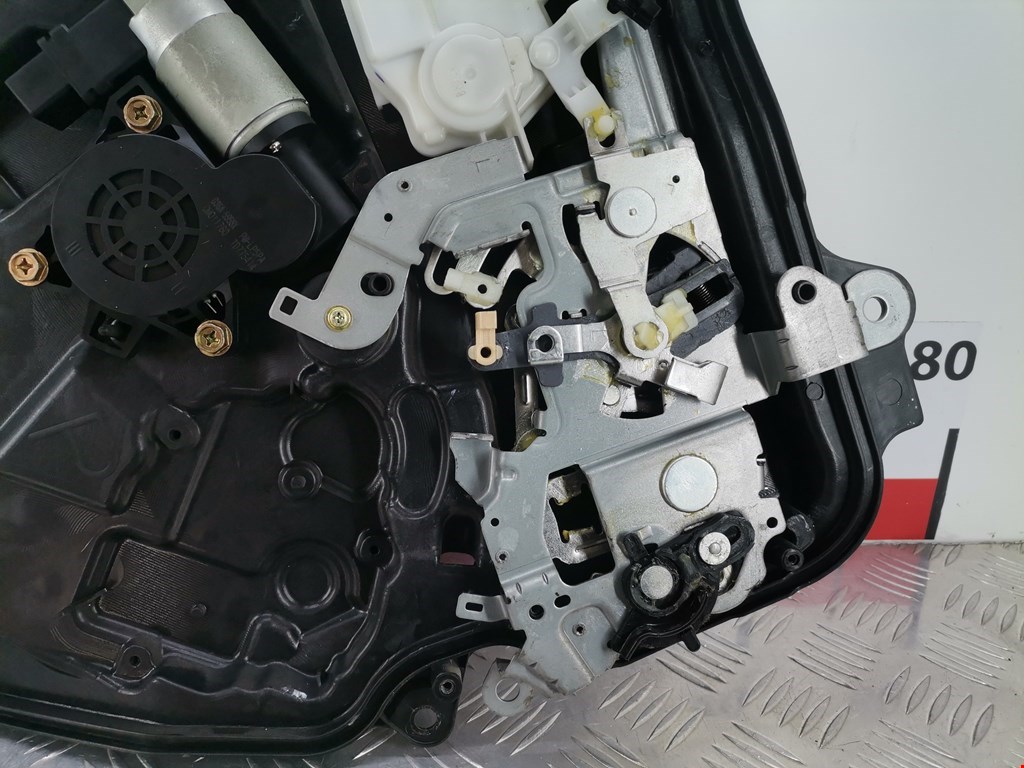 Стеклоподъемник задний левый MAZDA Mazda 5 CR 2005-2010