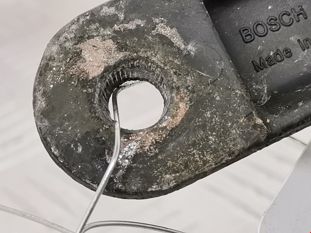 Поводок дворников передний левый/ правый VOLKSWAGEN Golf IV 1997-2003