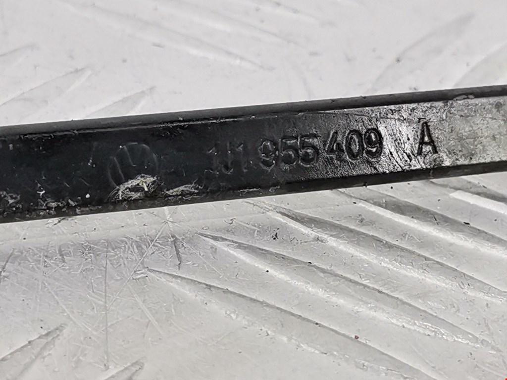 Поводок дворников передний левый/ правый VOLKSWAGEN Golf IV 1997-2003